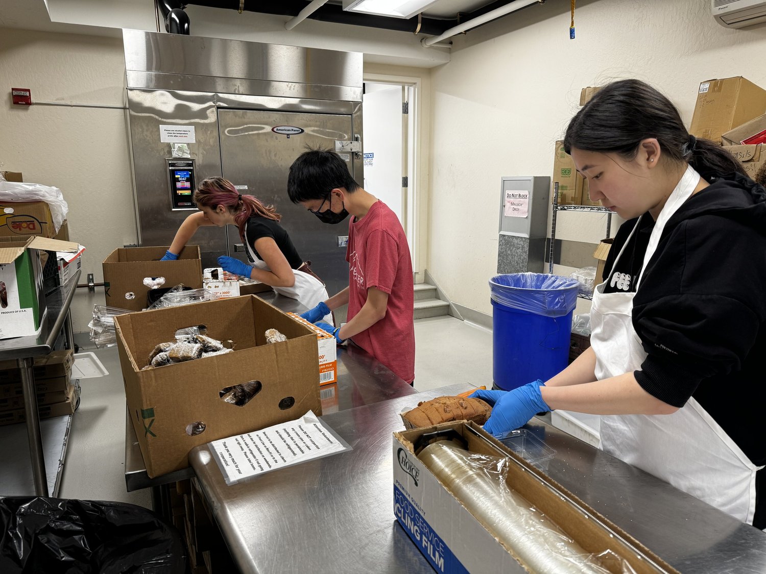 Providing a helping hand, warm meals, and flowers for Mother's Day — photo 2