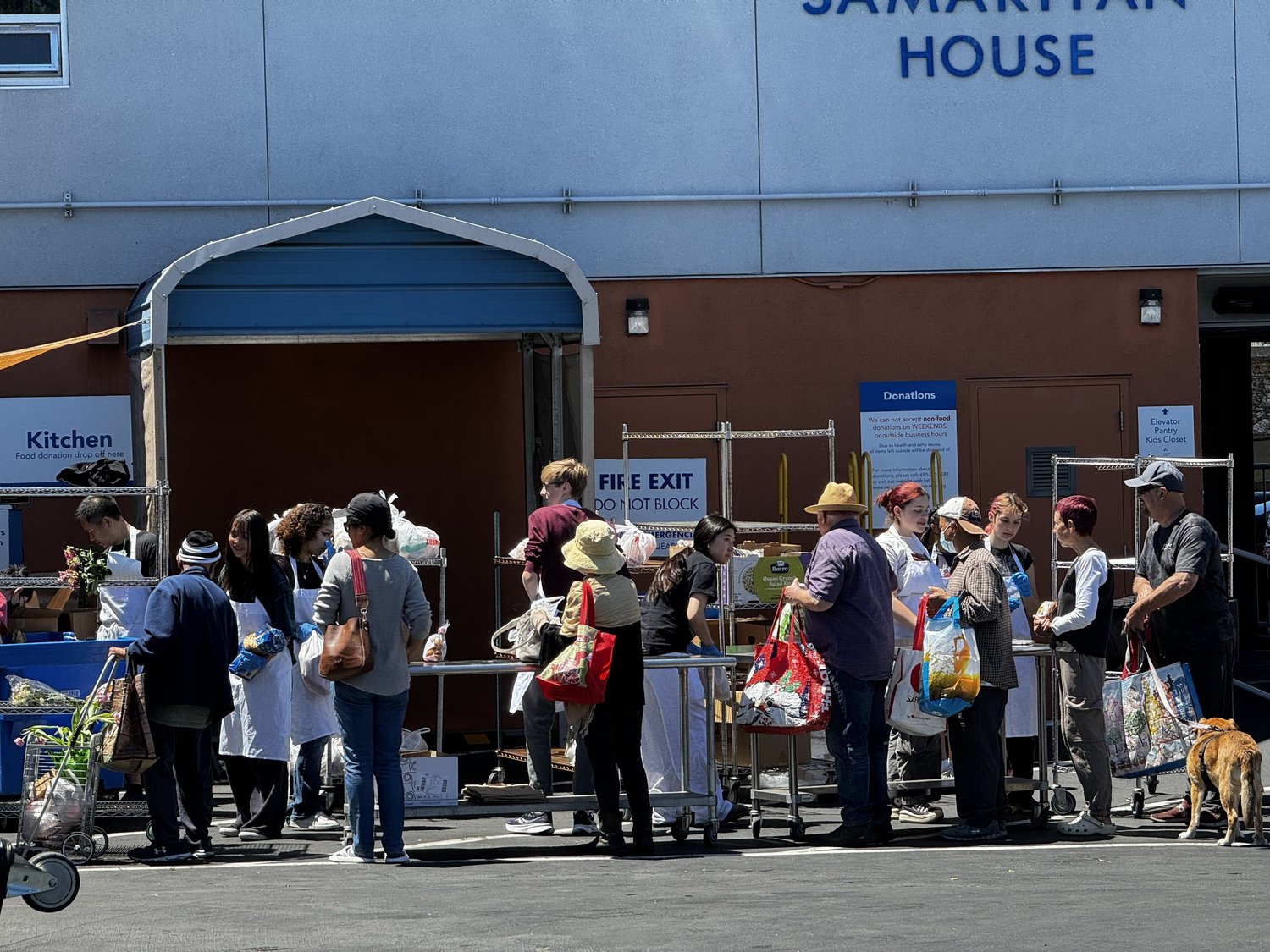 Providing a helping hand, warm meals, and flowers for Mother's Day — photo 5