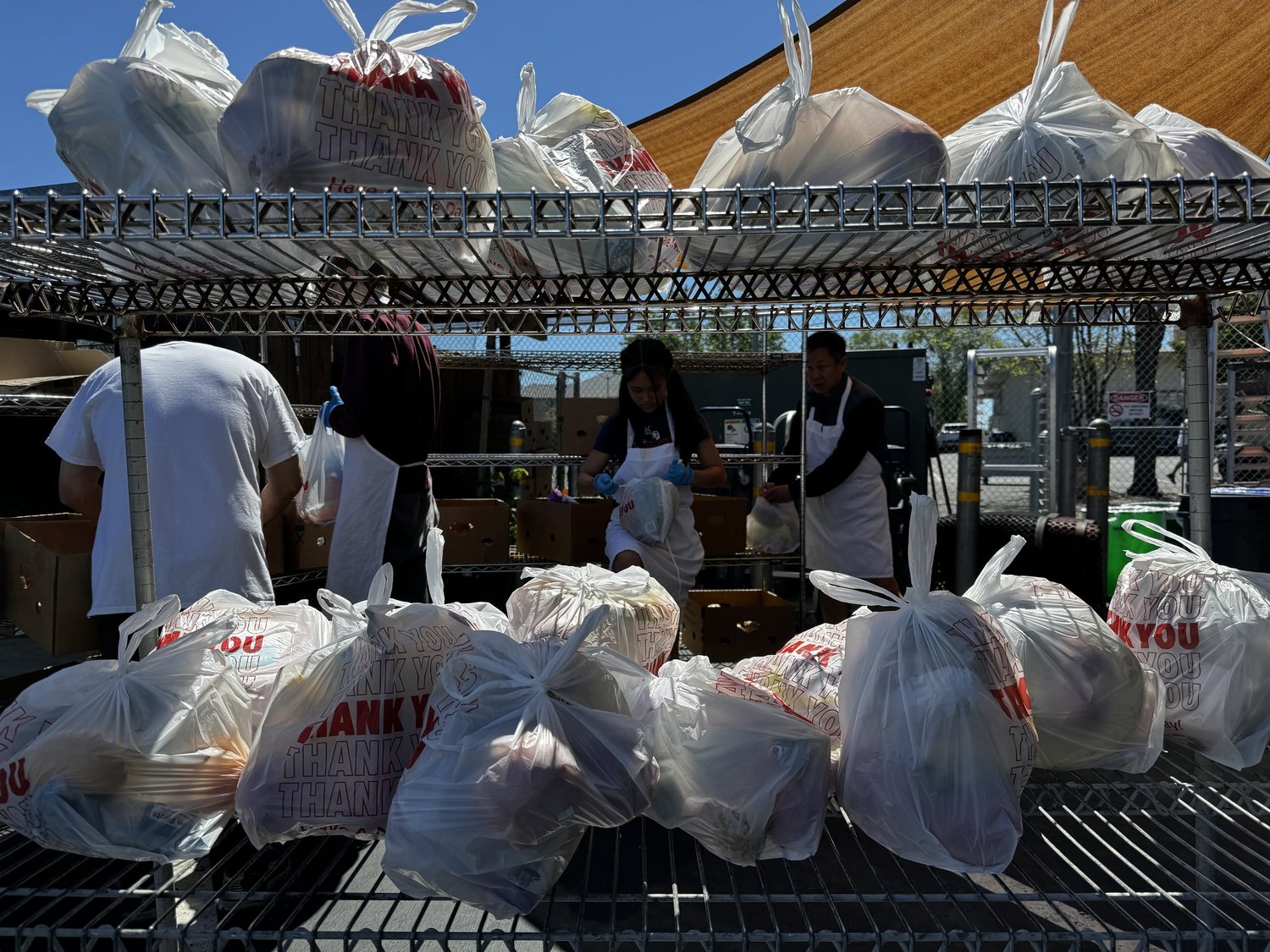 Providing a helping hand, warm meals, and flowers for Mother's Day — photo 7