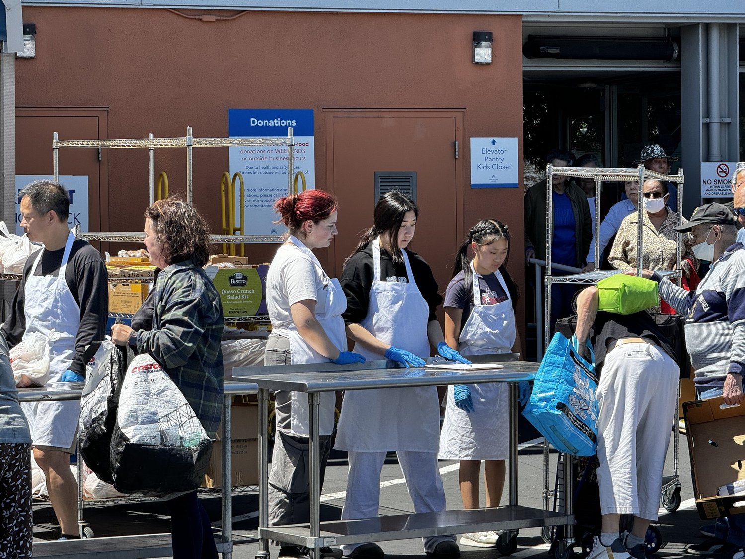 Providing a helping hand, warm meals, and flowers for Mother's Day — photo 9