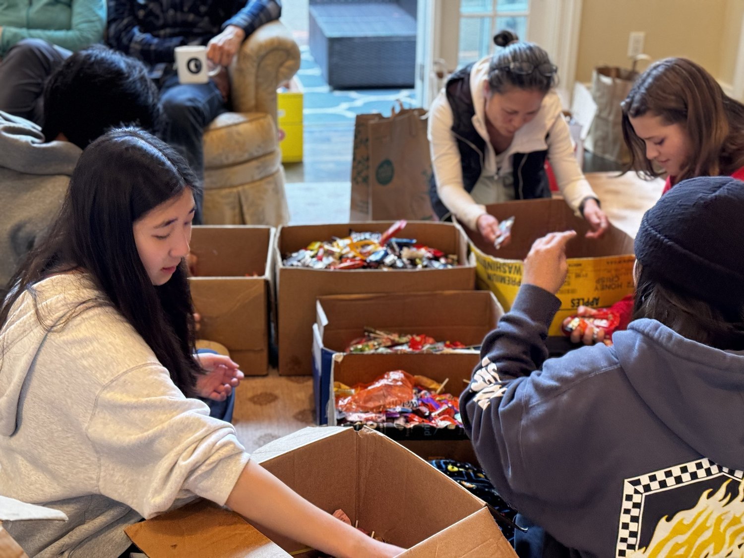 Halloween candy sorting event — photo 2