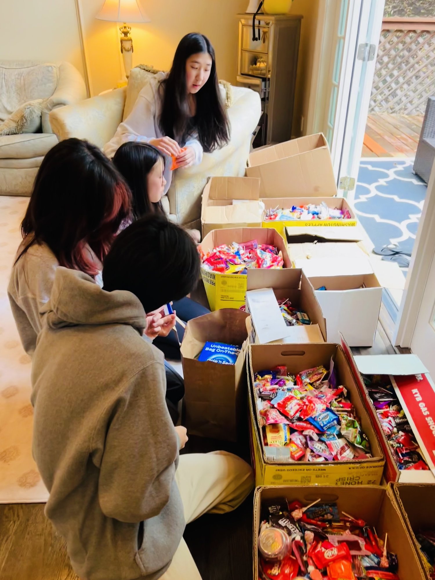 Halloween candy sorting event — photo 5