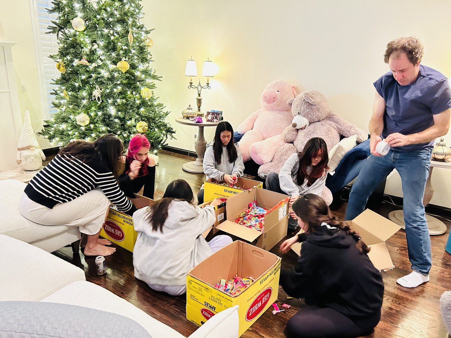 Halloween candy sorting event — photo 8