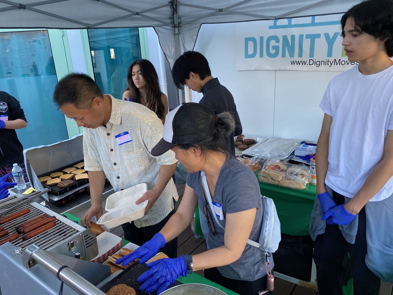Brought the joy of a Fall Barbeque to homeless in San Francisco — photo 1